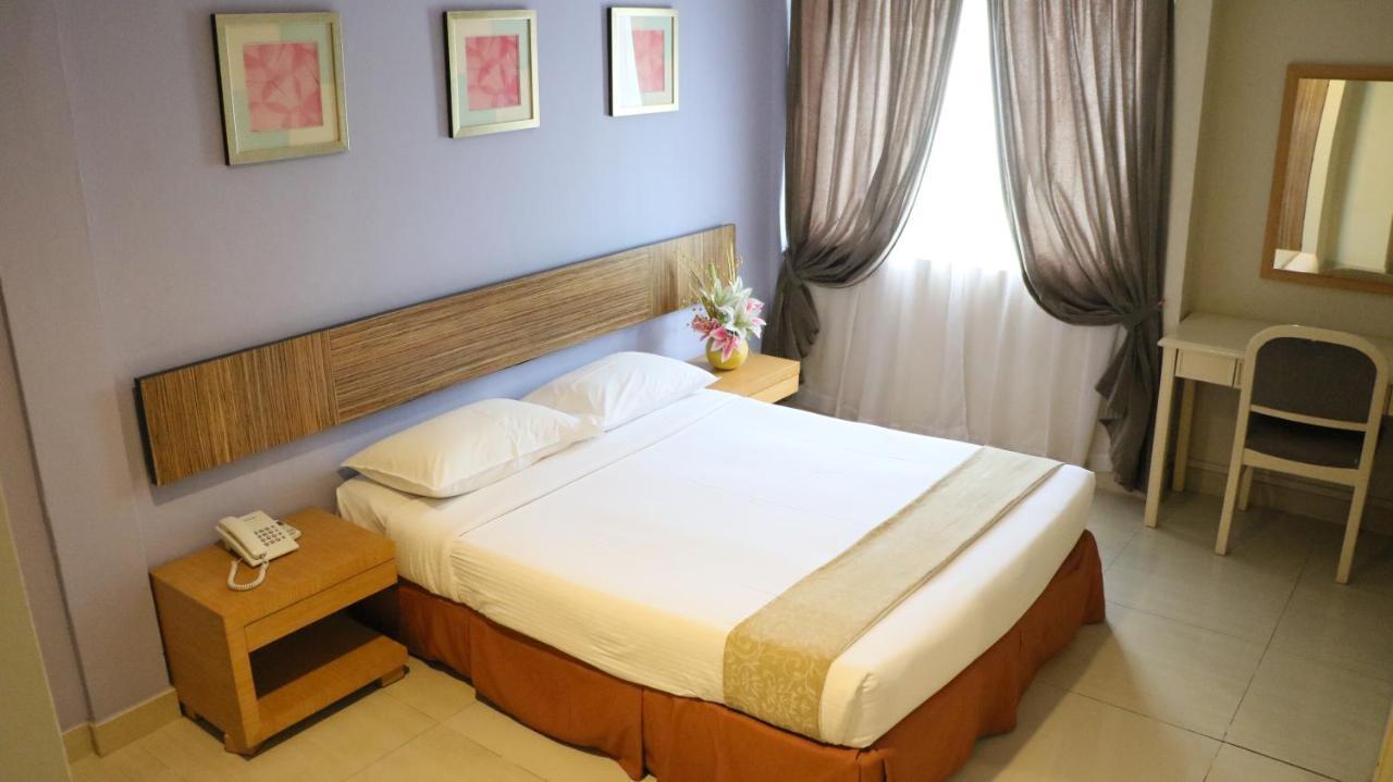 Legallery Suites Hotel Бандар-Сери-Бегаван Экстерьер фото