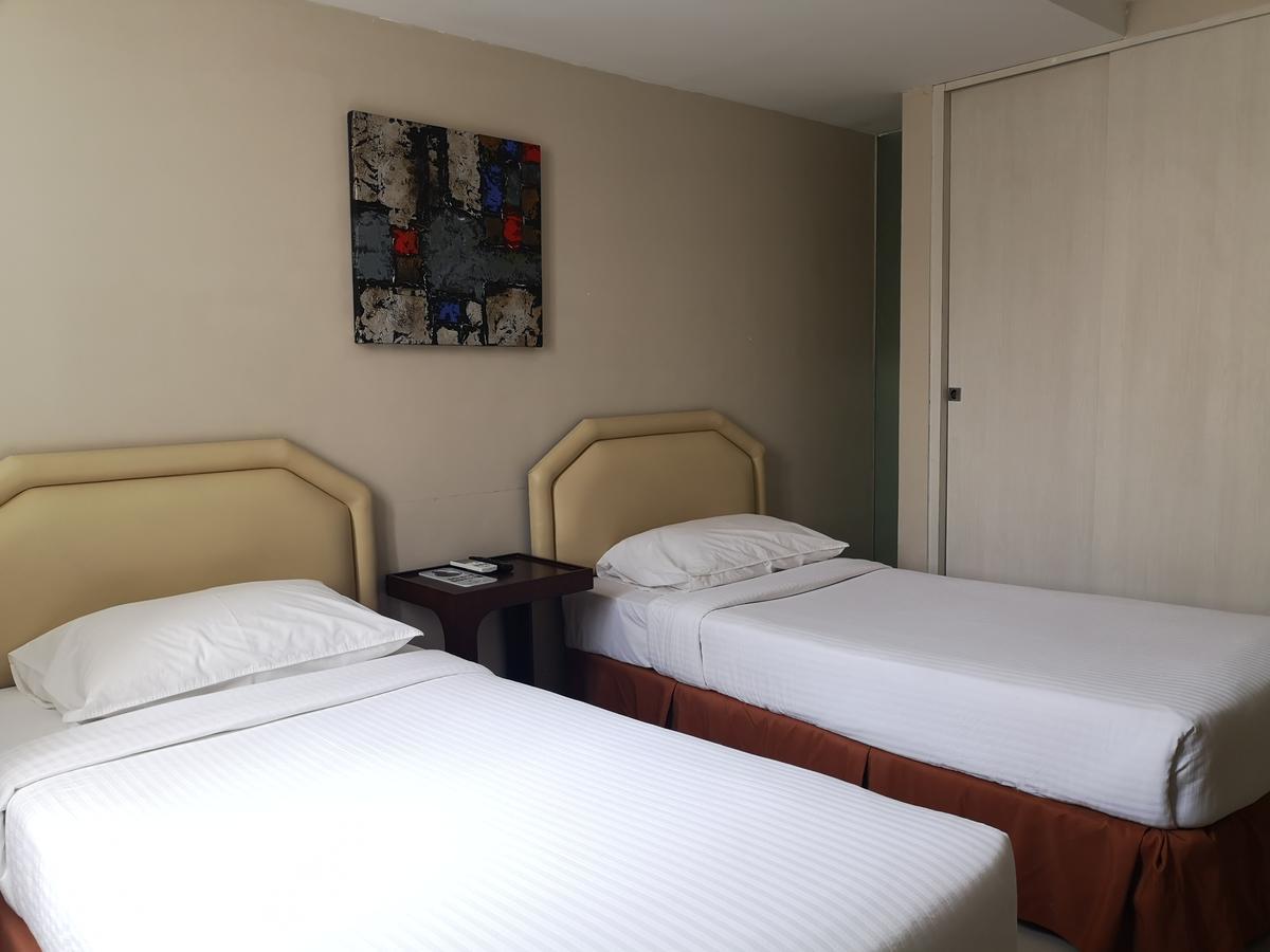 Legallery Suites Hotel Бандар-Сери-Бегаван Экстерьер фото