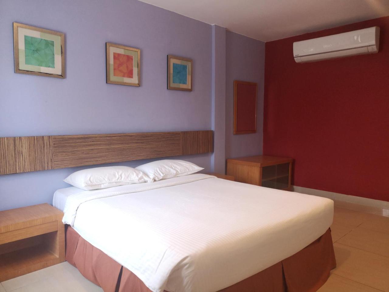 Legallery Suites Hotel Бандар-Сери-Бегаван Экстерьер фото