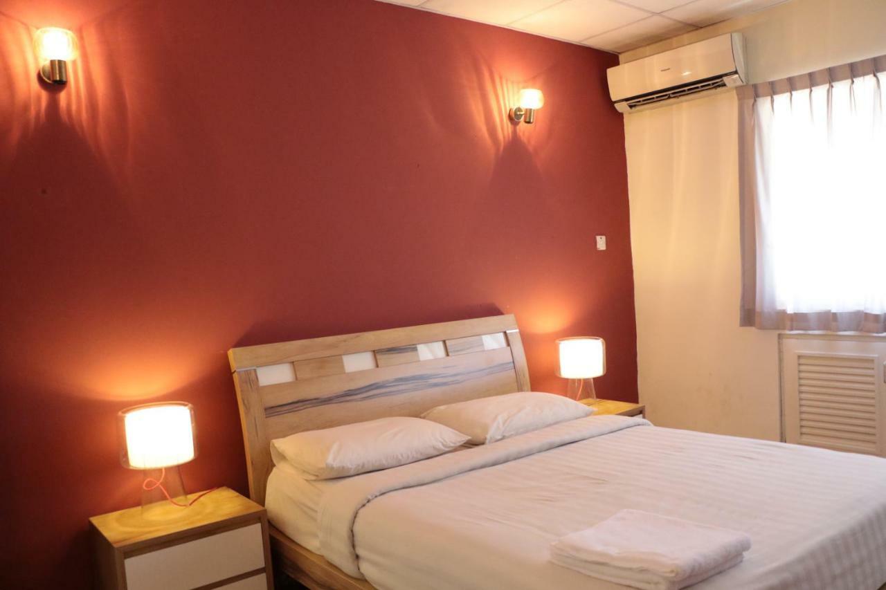 Legallery Suites Hotel Бандар-Сери-Бегаван Экстерьер фото