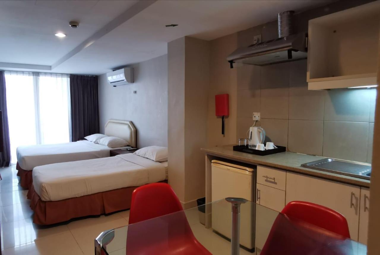 Legallery Suites Hotel Бандар-Сери-Бегаван Экстерьер фото